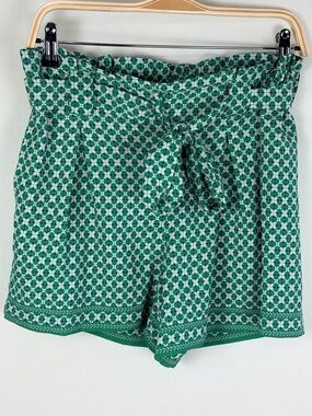 Max Studio Green Printed Paperbag Waist Tie Shorts Size XL Lightweight Flowy
